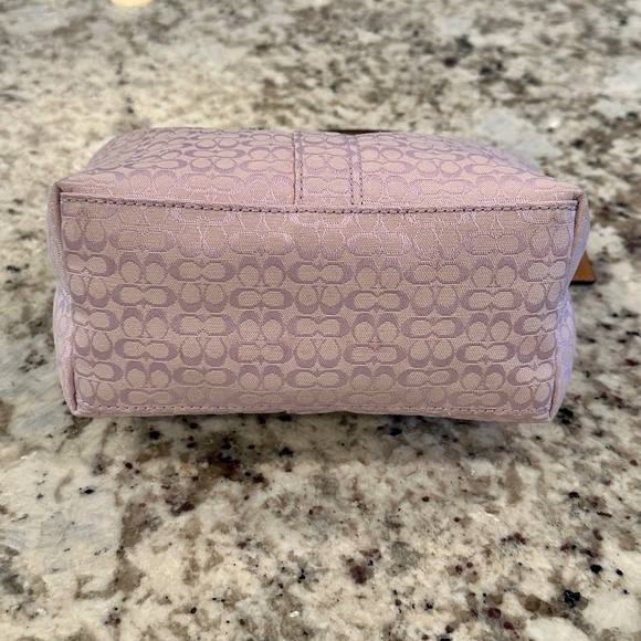 Vintage Never Used Coach Lavender Small Signature C Jacquard Satchel From 2000s - Picture 5 of 14